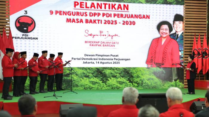 Megawati-Lantik-Hasto