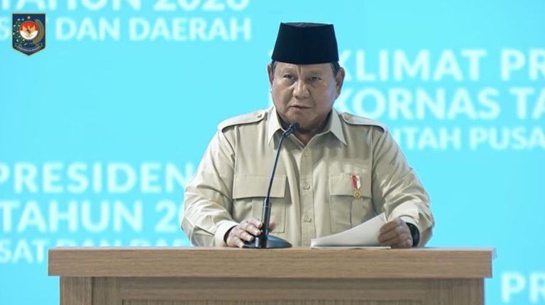 presiden-prabowo-subianto-saat-menyampaikan-paparan-dalam-rakornas-pemerintah-pusat-dan-daerah-tahun-2026-sentul-senin-222026-1770003318352_169